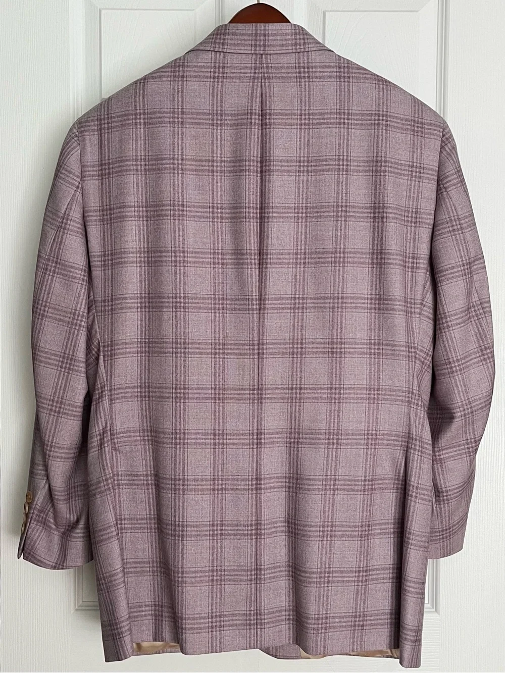 Tom James, Men’s Custom made Wool sport coat in gray/purple plaid, size 48R
